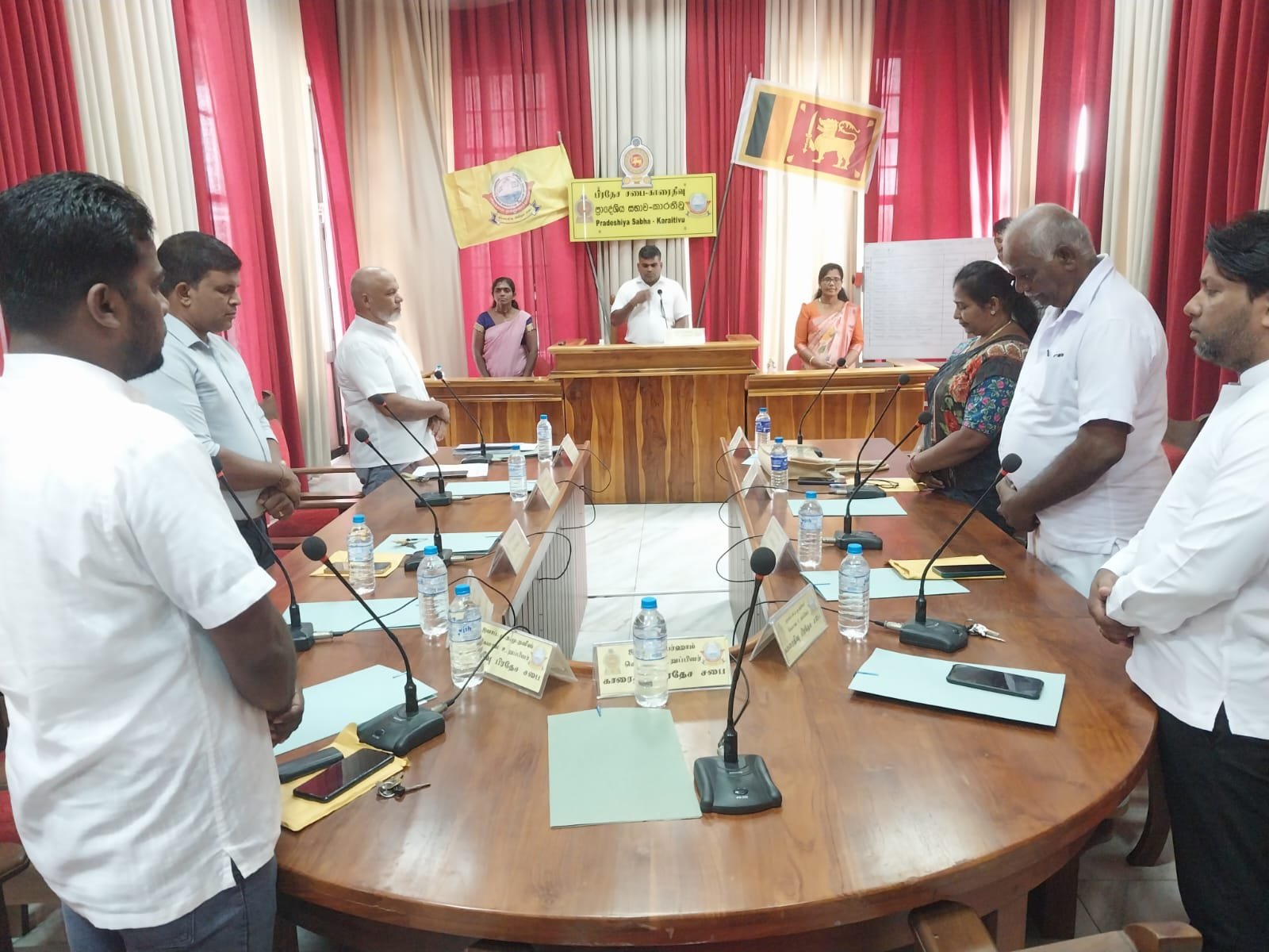 இன்று காரைதீவு பிரதேச சபை அமர்வில் முள்ளிவாய்க்காலில் உயிர் நீத்த உறவுகளுக்கு மௌனஅஞ்சலி!