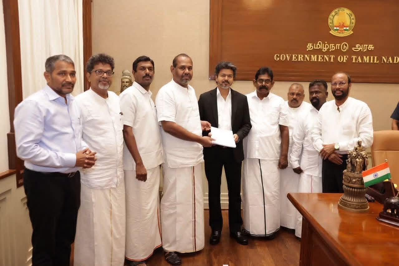 கஜேந்திரகுமார் பொன்னம்பலம் தலைமையிலான குழுவினர் தமிழ்நாடு முதலமைச்சர் விஜய்யை சந்தித்தனர்